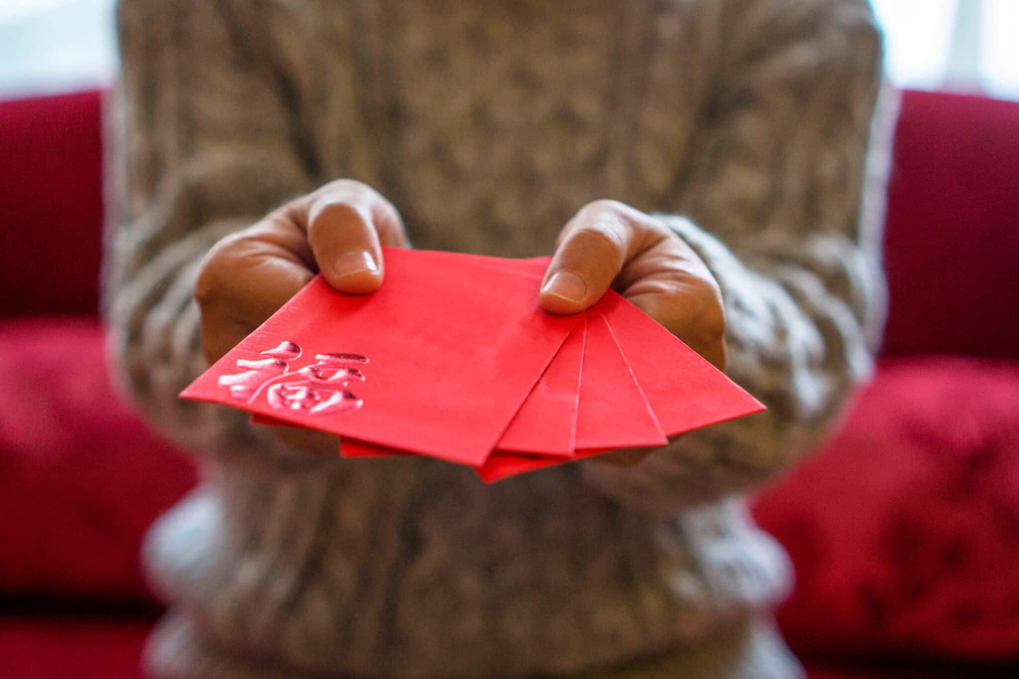 Red Packet Etiquette for Different Relationships Family, Friends, and Colleagues