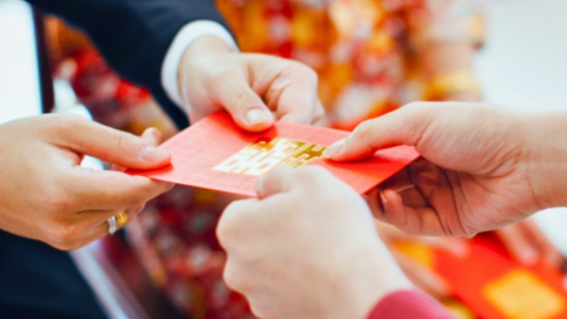 How to Give Red Packets in Business Partnerships
