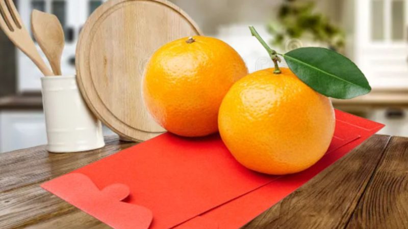 Thoughtful Gifts to Pair With a Red Packet